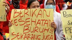 Demo buruh menyampaikan pelaksanaan BPJS kesehatan dan meminta Pemerintah mencabut ijin Rumah Sakit yang meonlak BPJS
